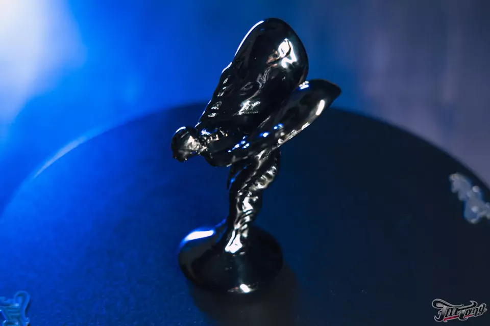 Затонировали «Дух экстаза» (Spirit of Ecstasy) для Rolls-Royce!